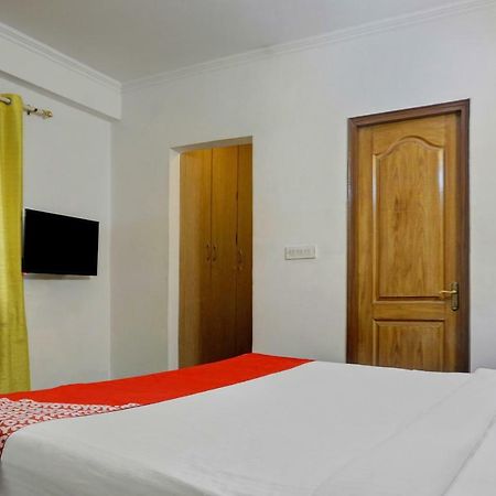 Oyo Flagship 592 Hauz Khas Village 뉴델리 외부 사진