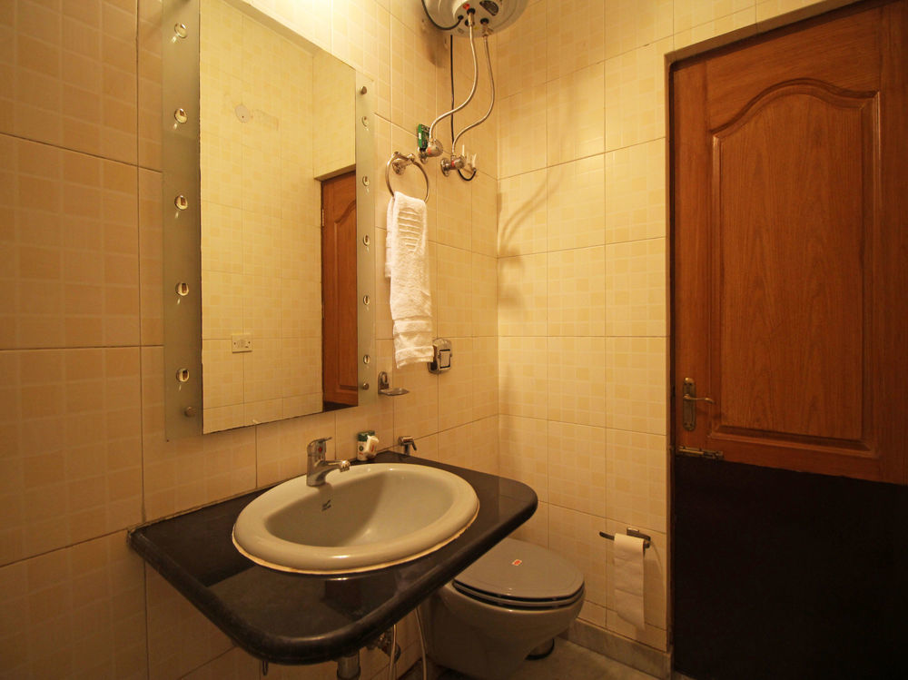 Oyo Flagship 592 Hauz Khas Village 뉴델리 외부 사진