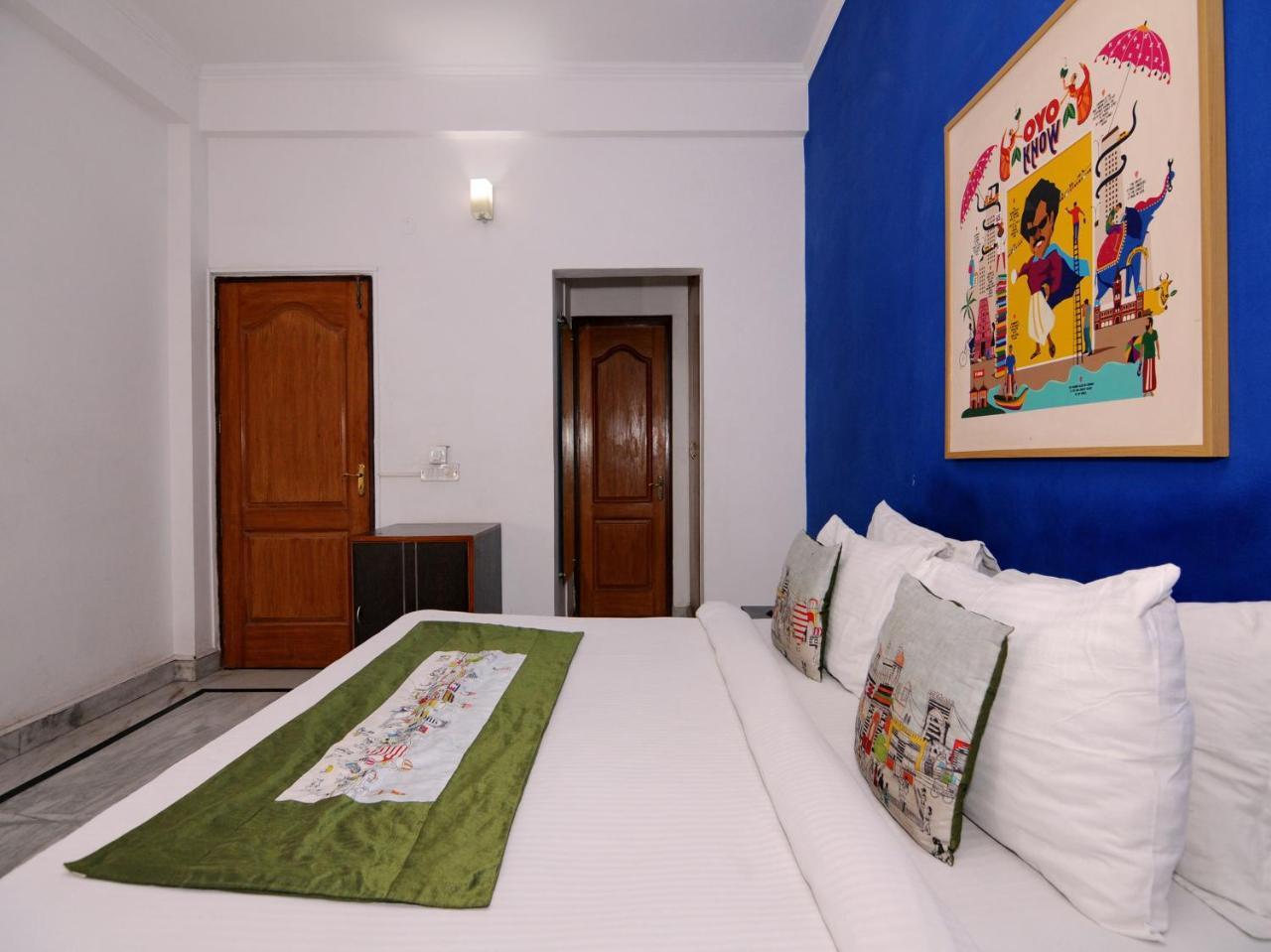 Oyo Flagship 592 Hauz Khas Village 뉴델리 외부 사진