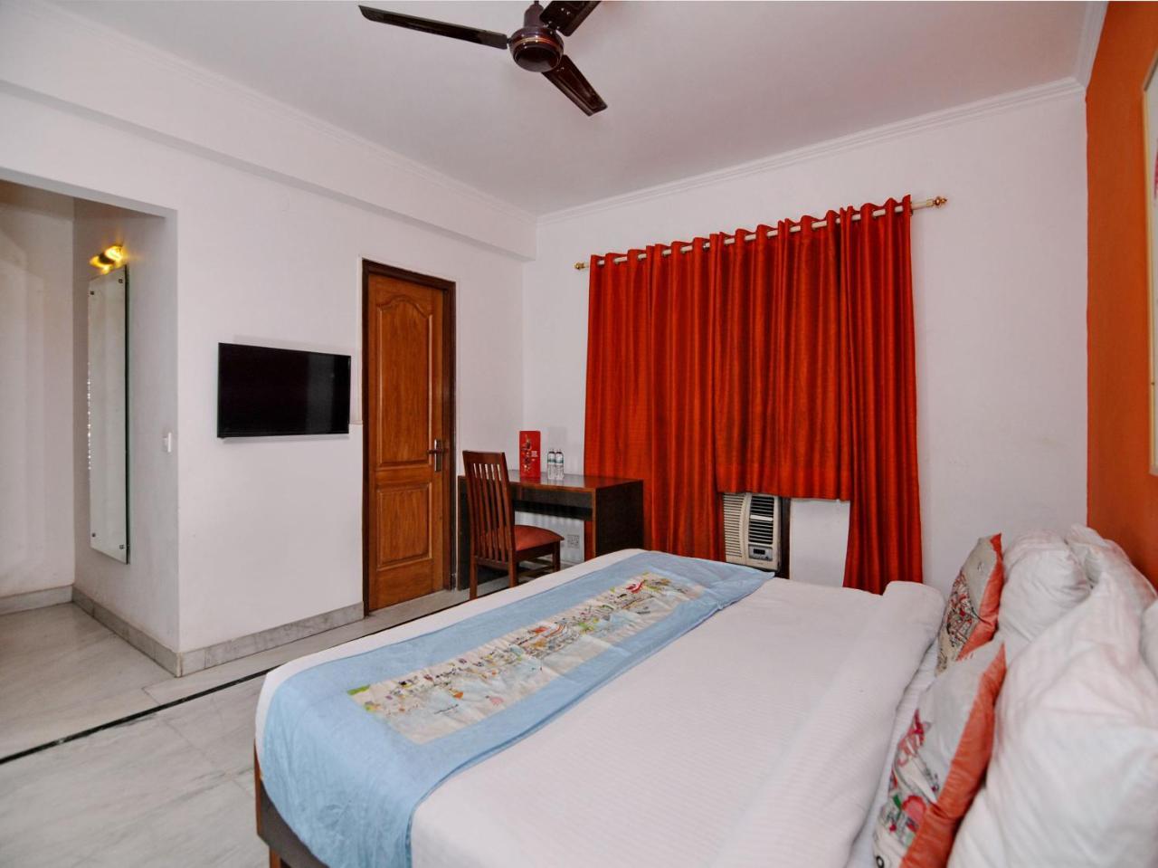 Oyo Flagship 592 Hauz Khas Village 뉴델리 외부 사진