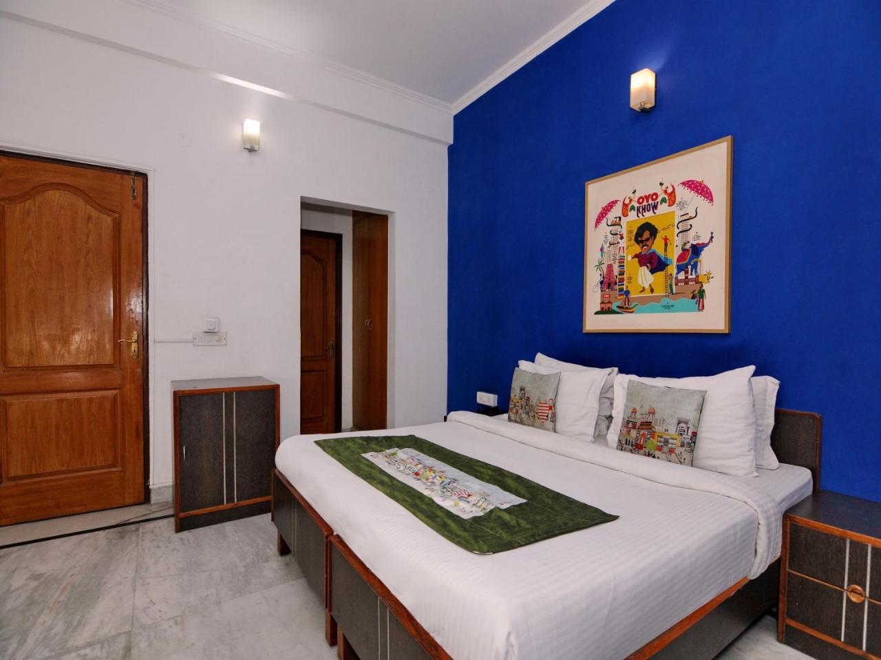 Oyo Flagship 592 Hauz Khas Village 뉴델리 외부 사진