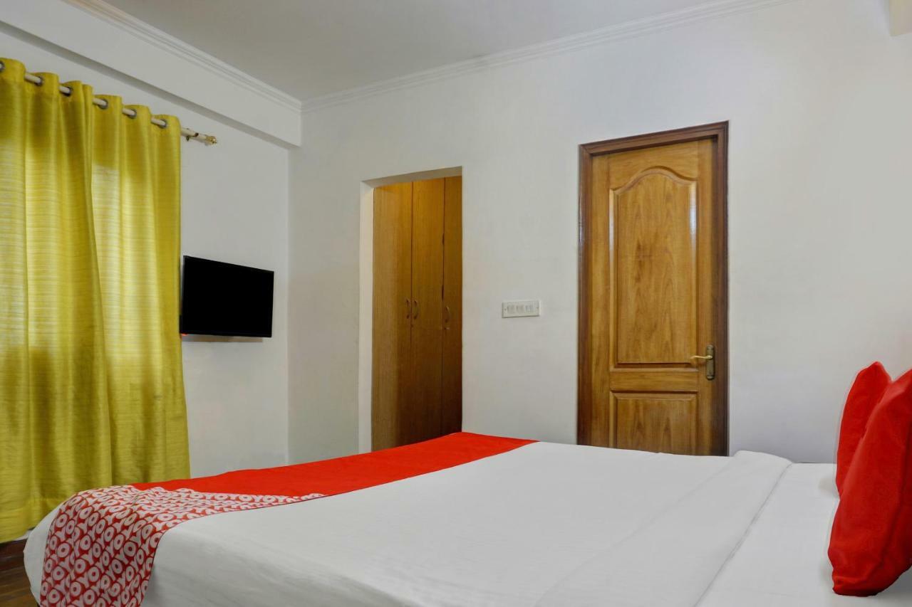 Oyo Flagship 592 Hauz Khas Village 뉴델리 외부 사진