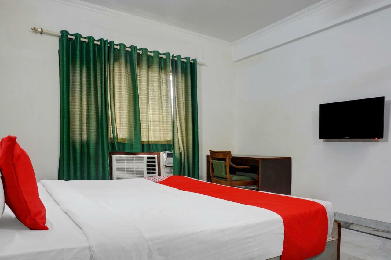 Oyo Flagship 592 Hauz Khas Village 뉴델리 외부 사진