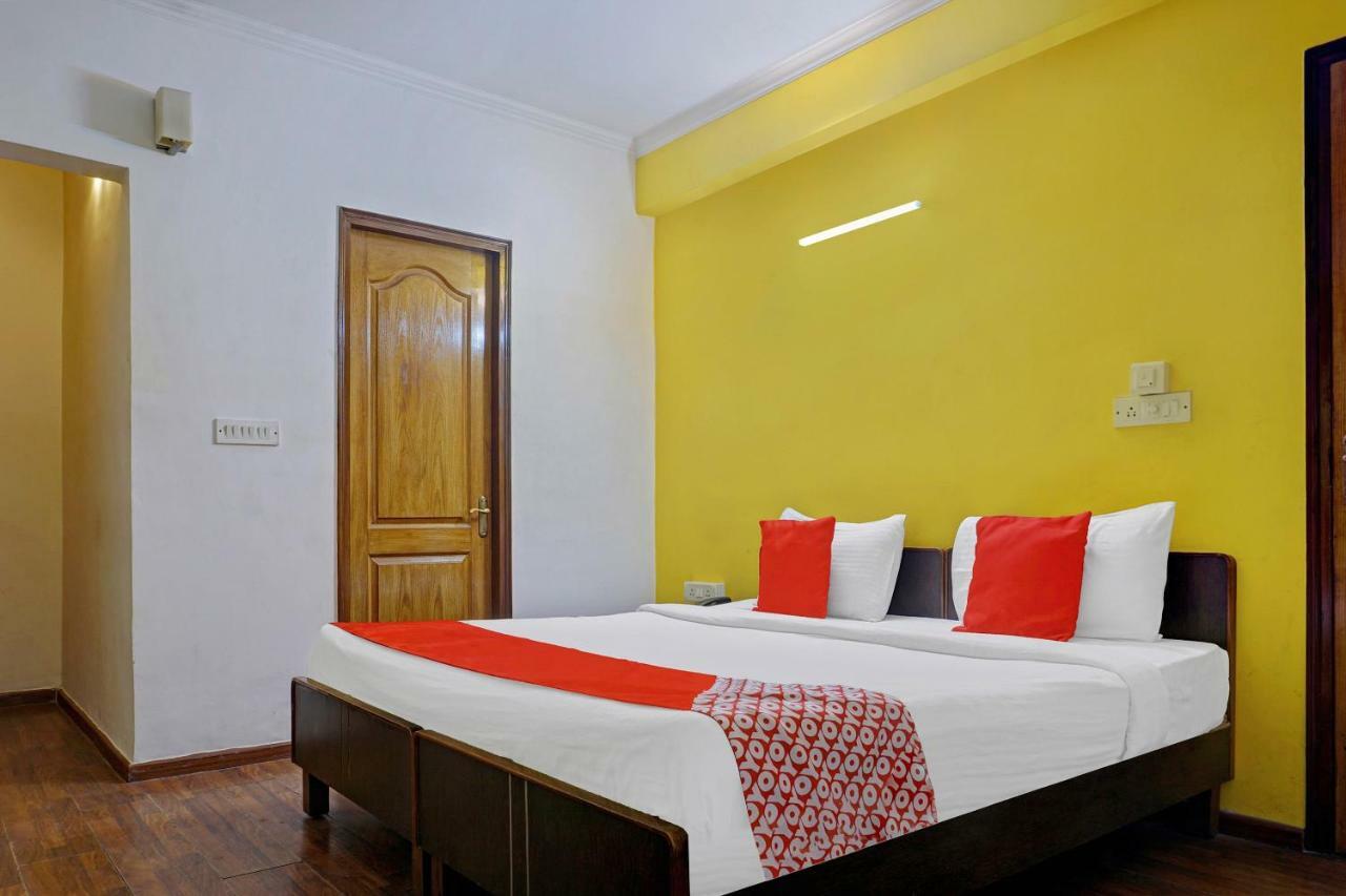 Oyo Flagship 592 Hauz Khas Village 뉴델리 외부 사진