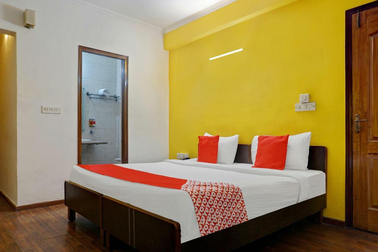 Oyo Flagship 592 Hauz Khas Village 뉴델리 외부 사진