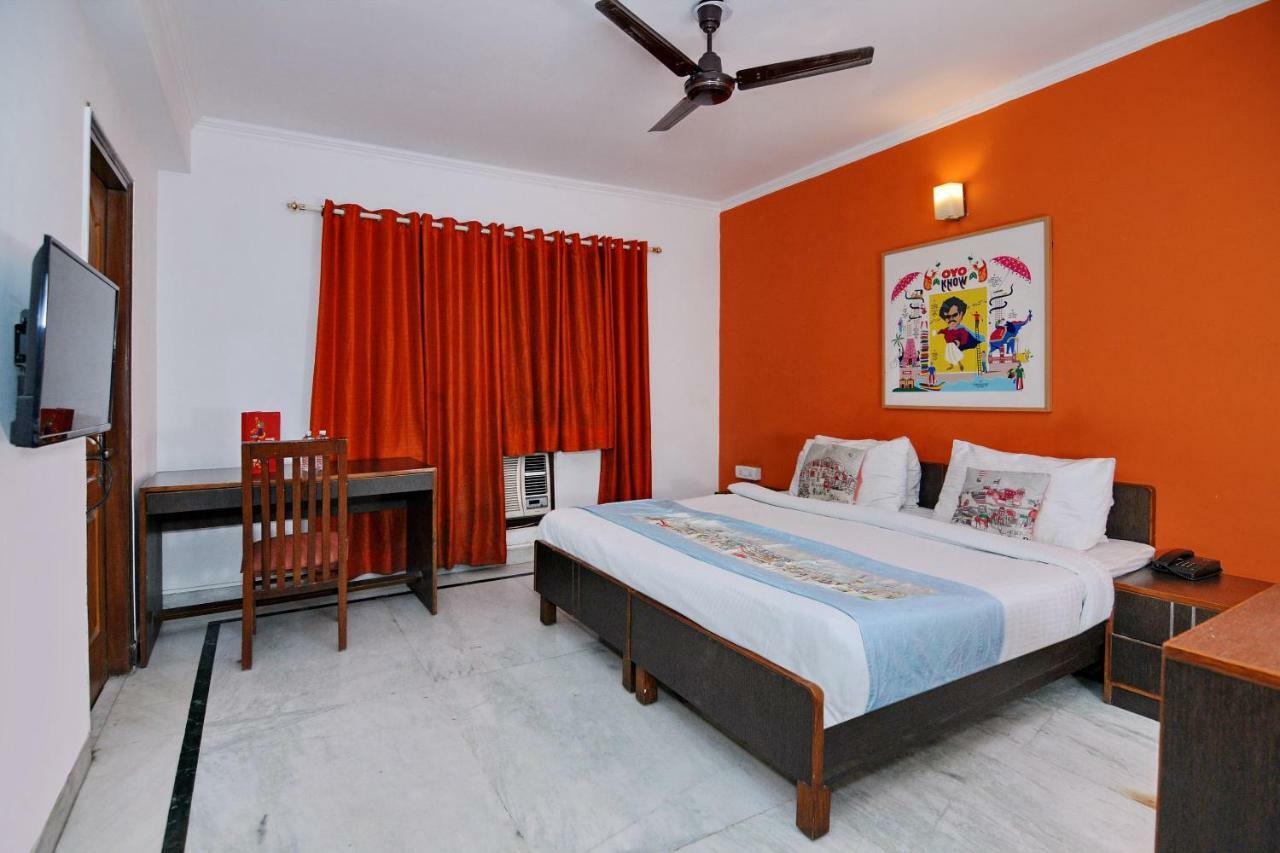 Oyo Flagship 592 Hauz Khas Village 뉴델리 외부 사진